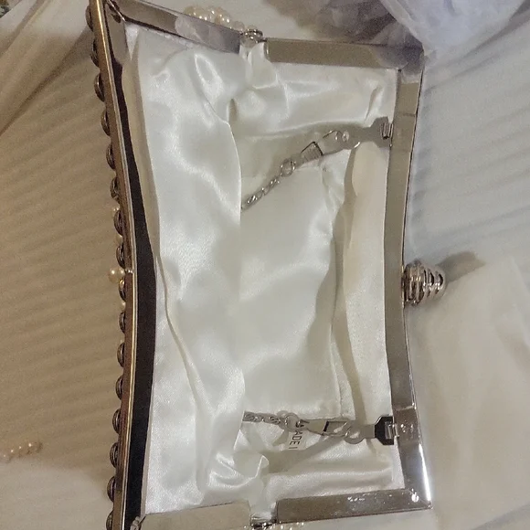 White Pearl Beaded Evening Clutch - Picture 4 of 4